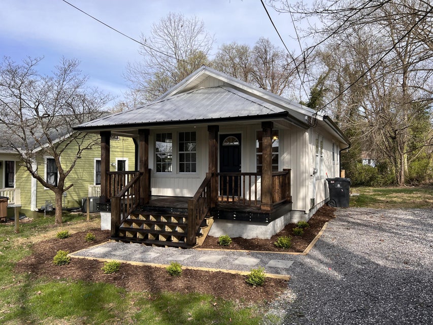 Photo #2: 3524 Oak Grove Street