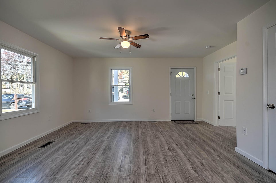 Photo #3: 1015 Vermont Avenue