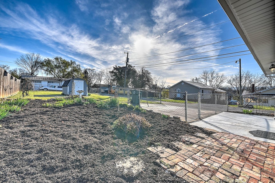 Photo #27: 719 Vernon Street