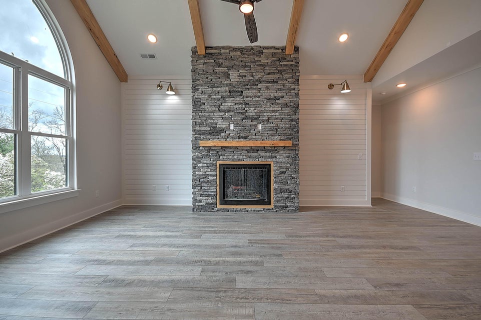 Photo #31: 818 Guaranda Drive
