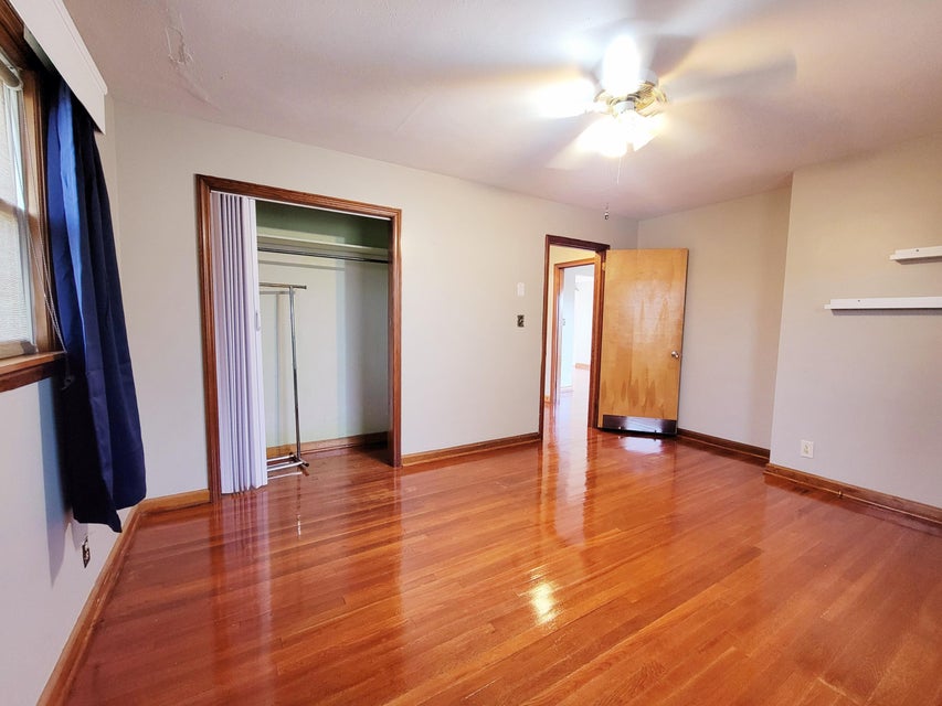 Photo #27: 1312 Oxford Place