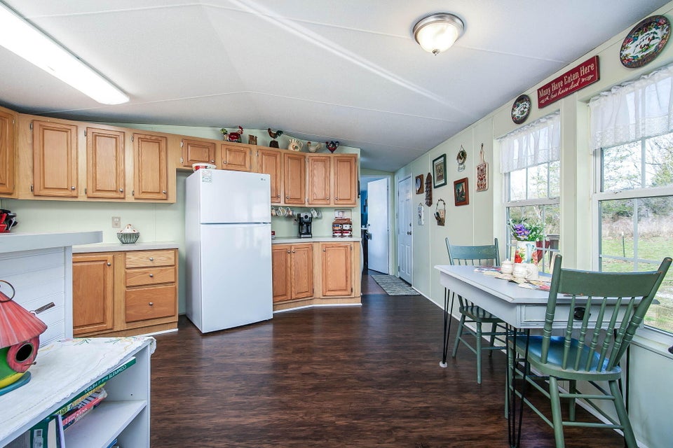 Photo #10: 5750 Whitehouse Road