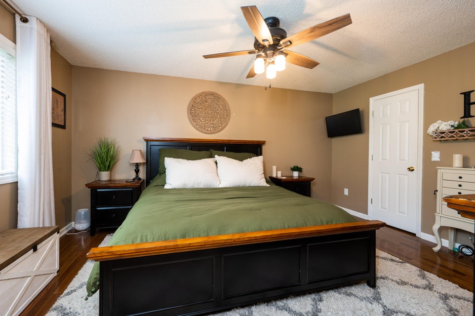 Photo #6: 3820 Alderwood Drive