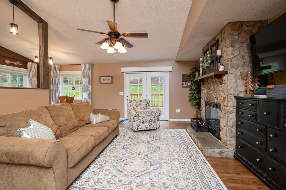 Photo #3: 3820 Alderwood Drive