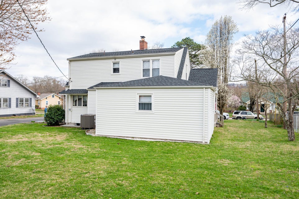 Photo #8: 1768 Jefferson Avenue