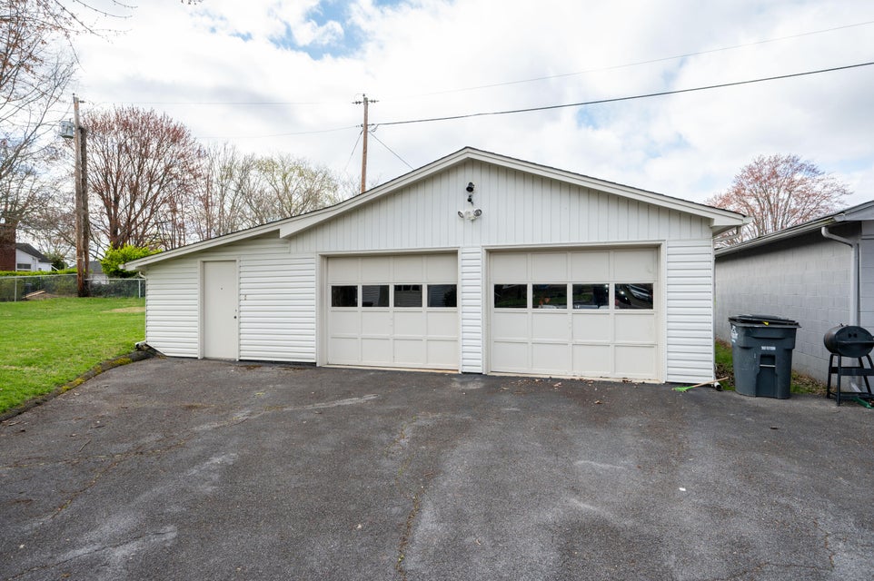 Photo #14: 1768 Jefferson Avenue