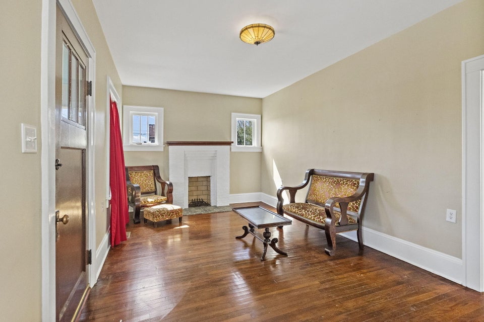 Photo #4: 608 Russell Street