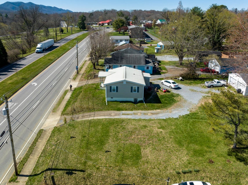 Photo #3: 504 University Parkway