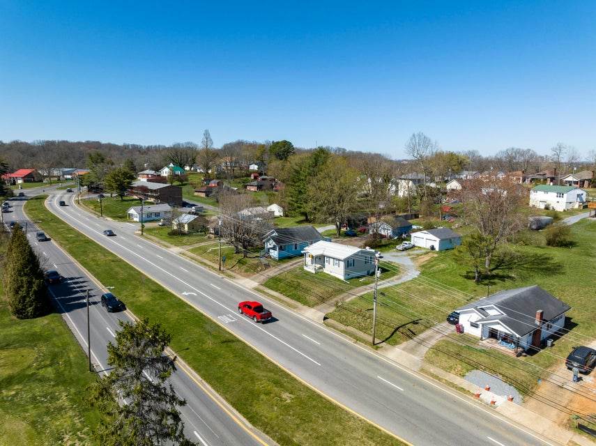 Photo #9: 504 University Parkway