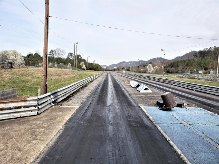 Photo #4: 105 Race Track Road