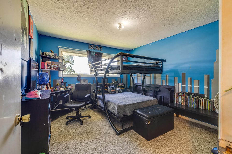Photo #12: 1305-11 Highpoint Avenue