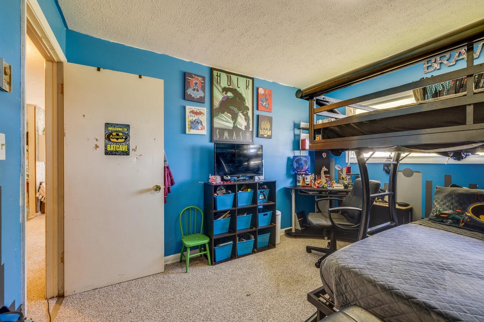 Photo #13: 1305-11 Highpoint Avenue