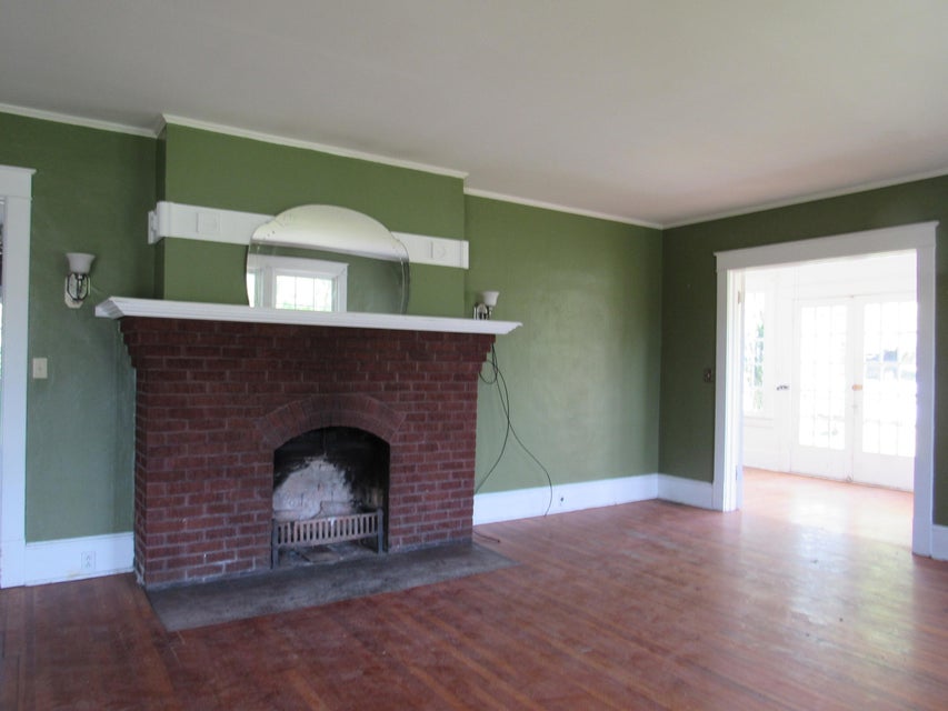 Photo #11: 217 Shawnee Avenue