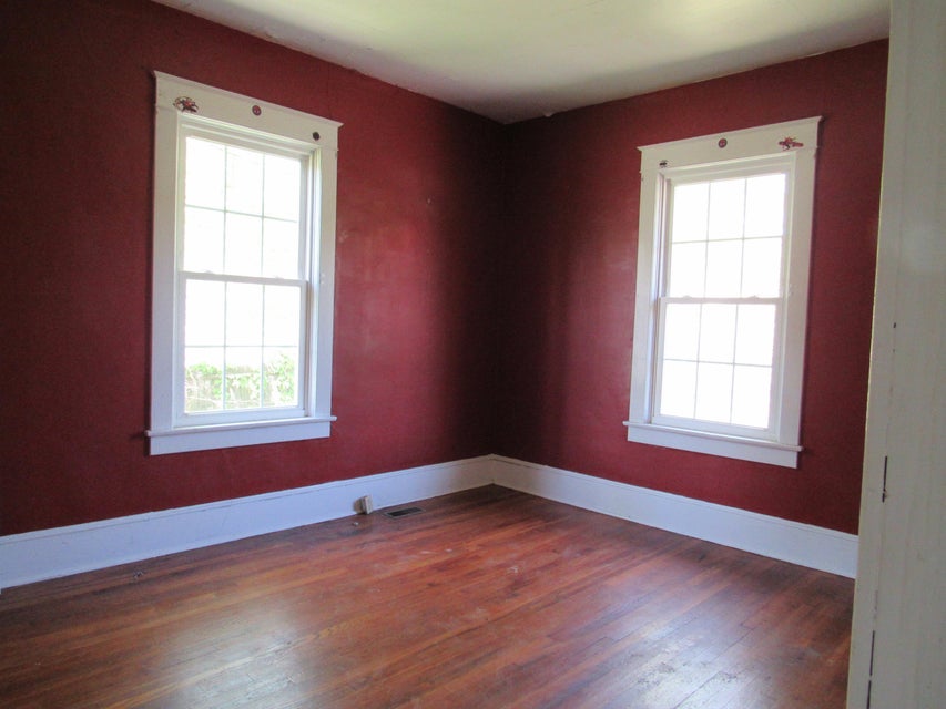Photo #28: 217 Shawnee Avenue