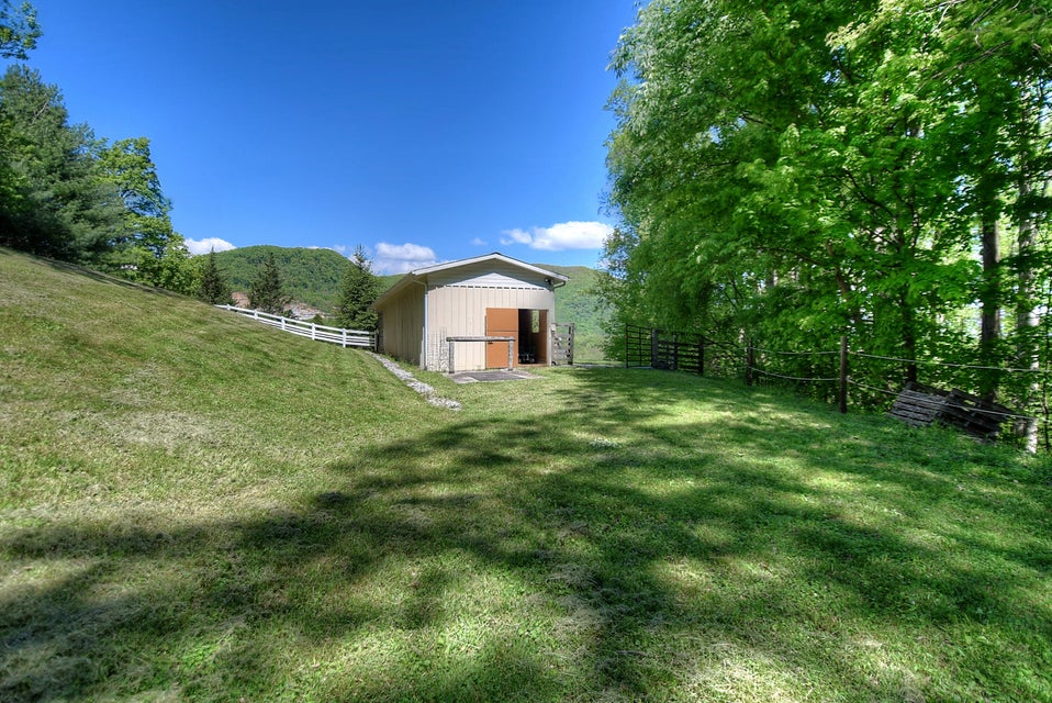 Photo #72: 310 Meadowview Lane 