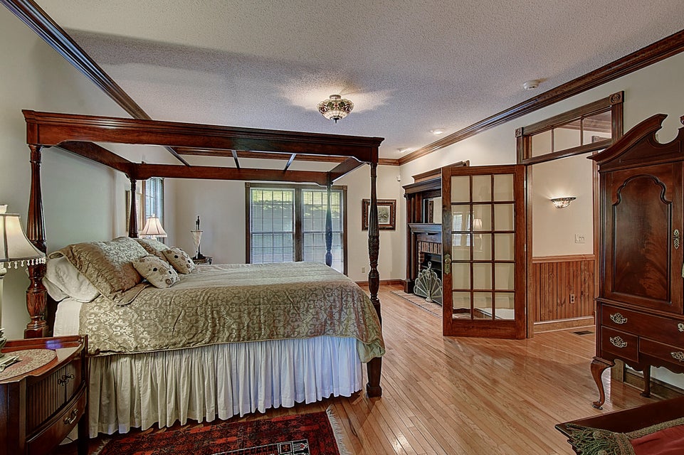Photo #24: 310 Meadowview Lane 