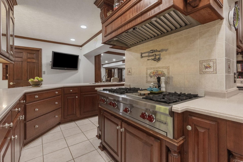 Photo #16: 890 Edgewood Lane
