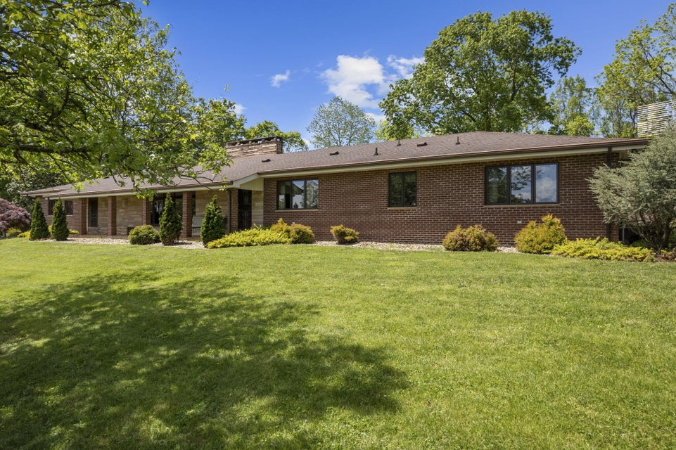 Photo #3: 890 Edgewood Lane