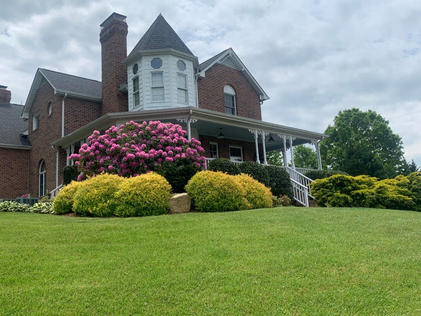 Photo #4: 310 Meadowview Lane 