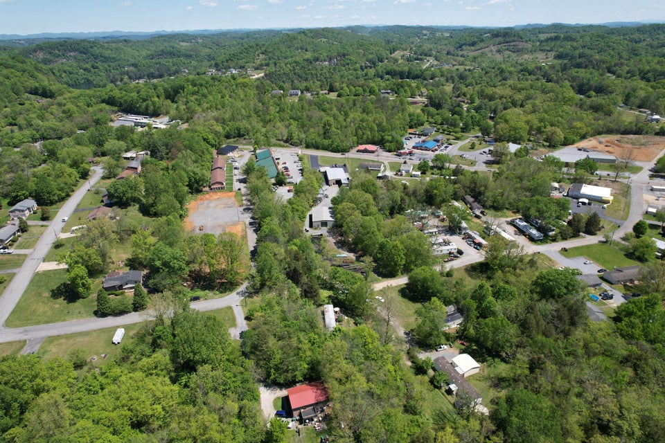 Photo #9: 165 Brookfield Lane