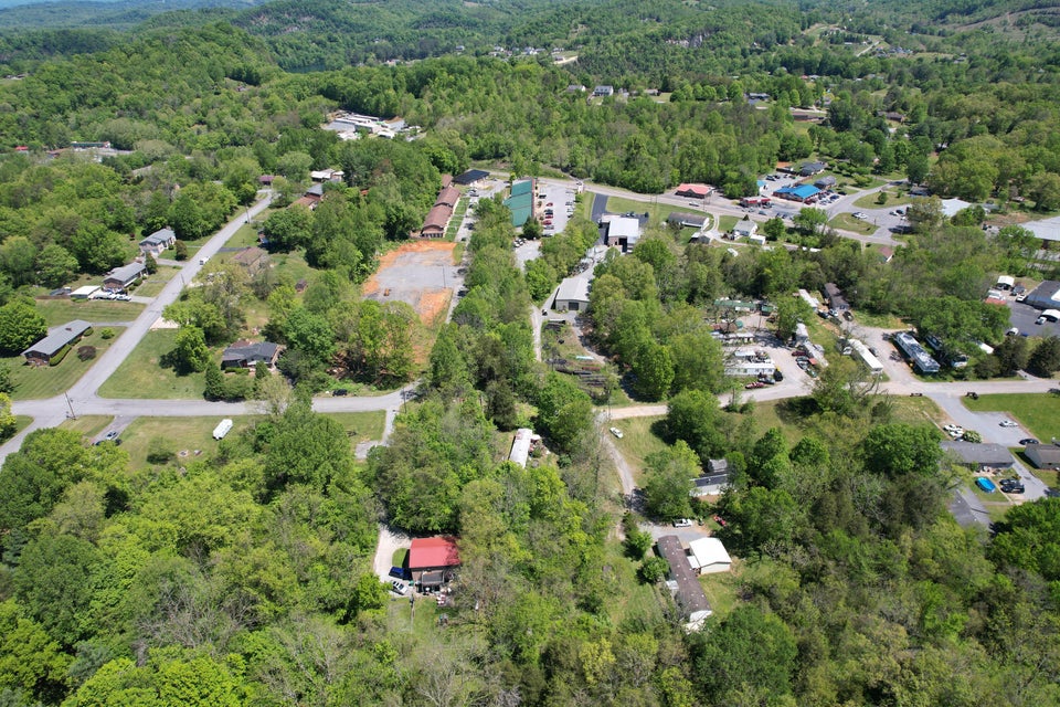Photo #10: 165 Brookfield Lane