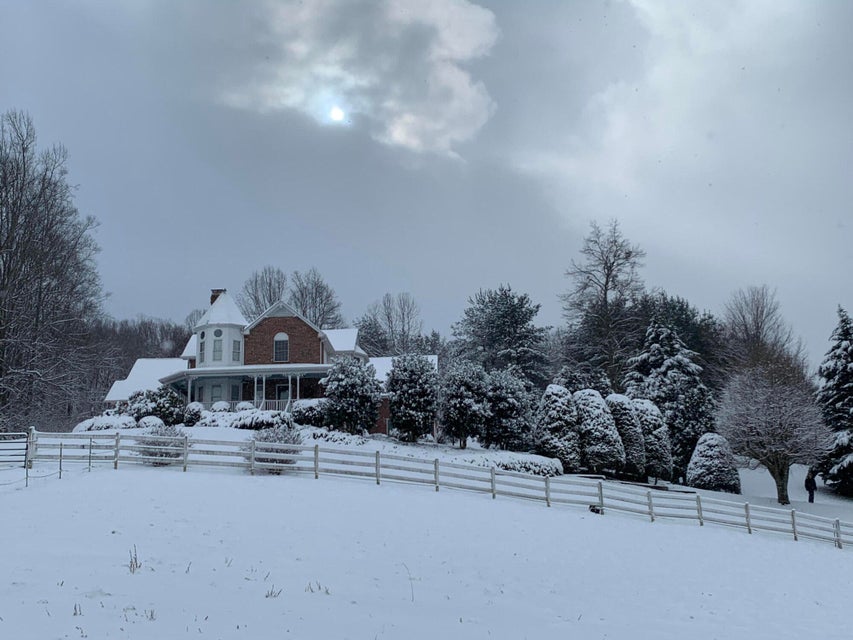 Photo #80: 310 Meadowview Lane 