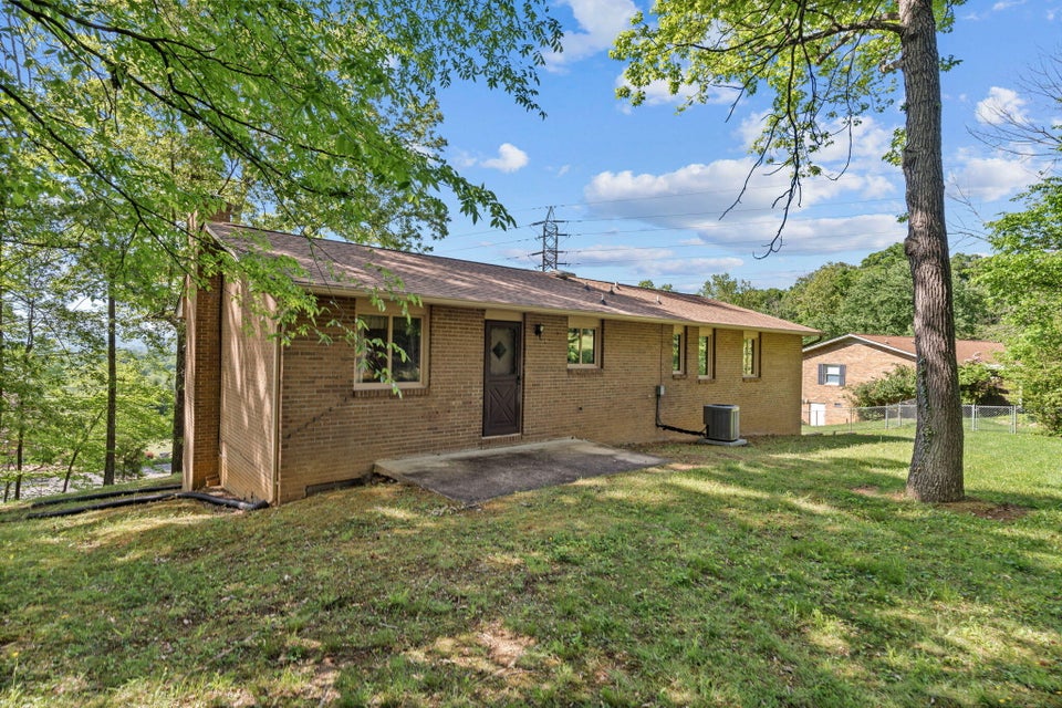 Photo #27: 3945 Thornton Drive