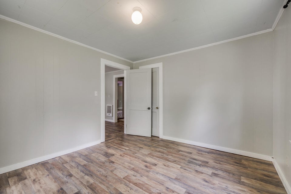 Photo #8: 636 Broyles Avenue