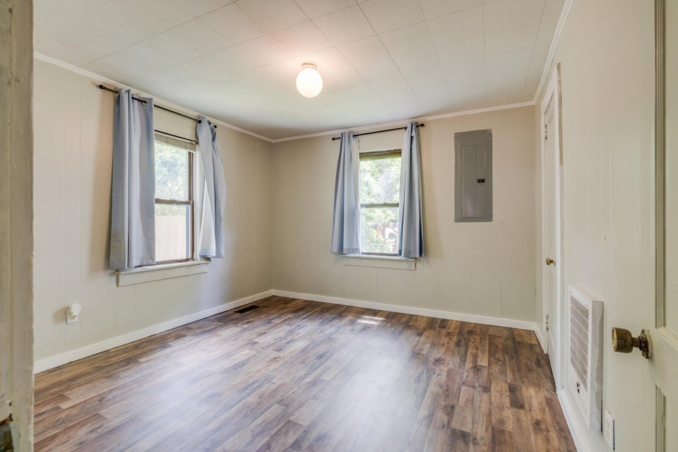 Photo #10: 636 Broyles Avenue