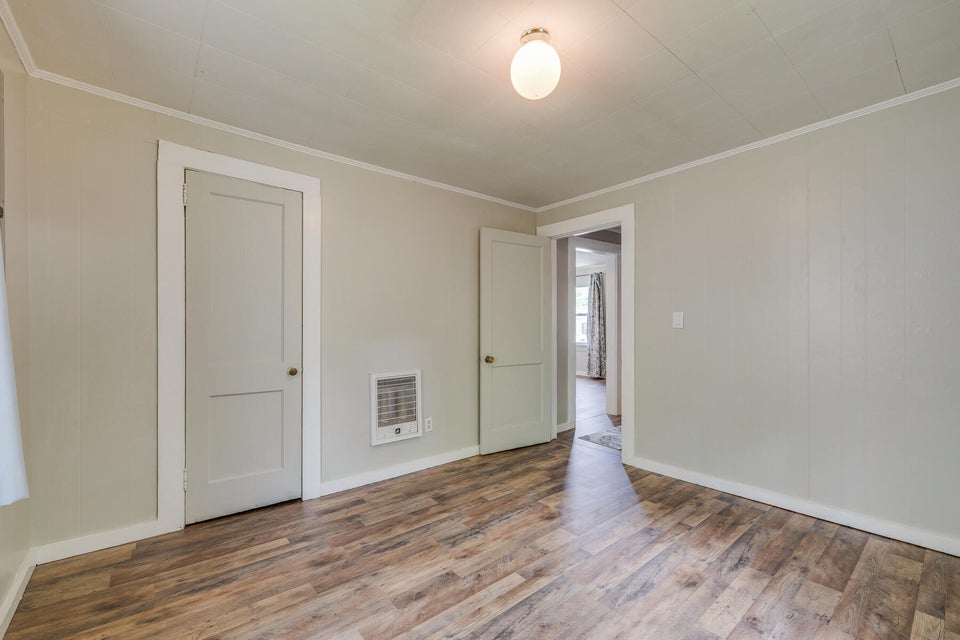 Photo #11: 636 Broyles Avenue