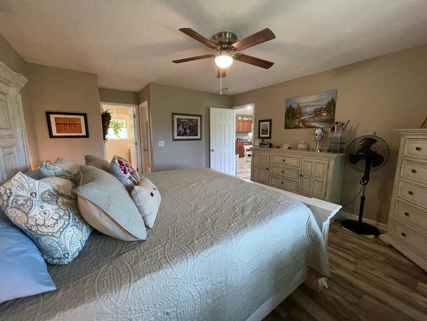 Photo #21: 390 Whitler Way