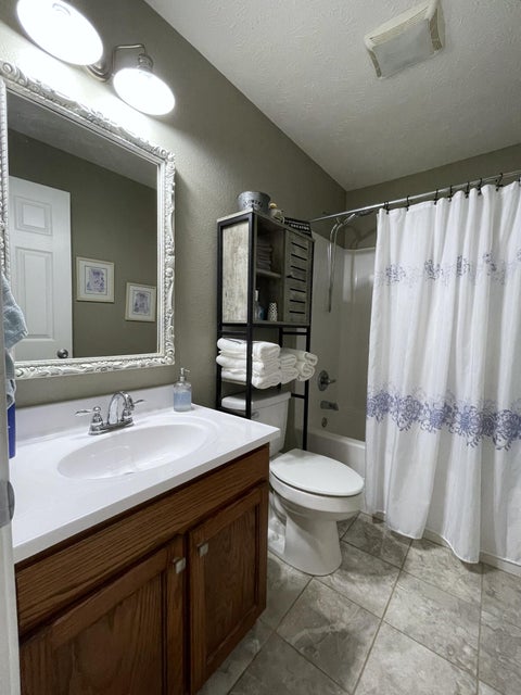 Photo #26: 390 Whitler Way