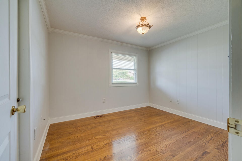 Photo #23: 1030 Wood Eden Drive
