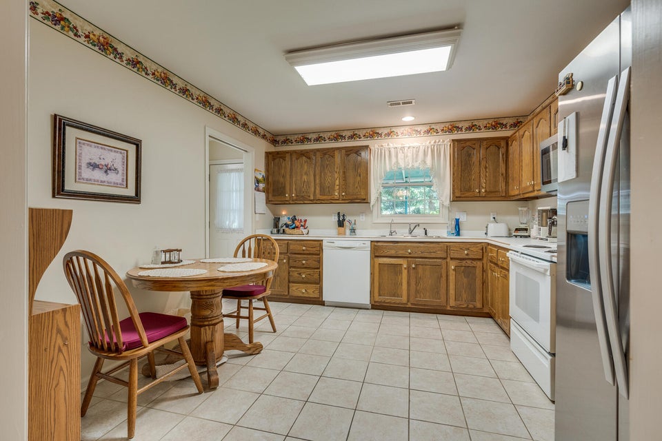 Photo #9: 2425 East Lakeview Drive