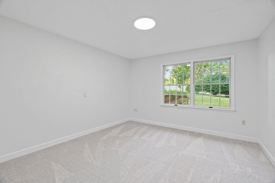 Photo #27: 1081 Rotherwood Drive
