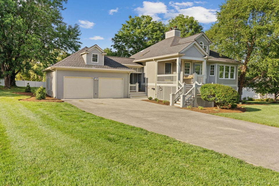 Photo #37: 1081 Rotherwood Drive