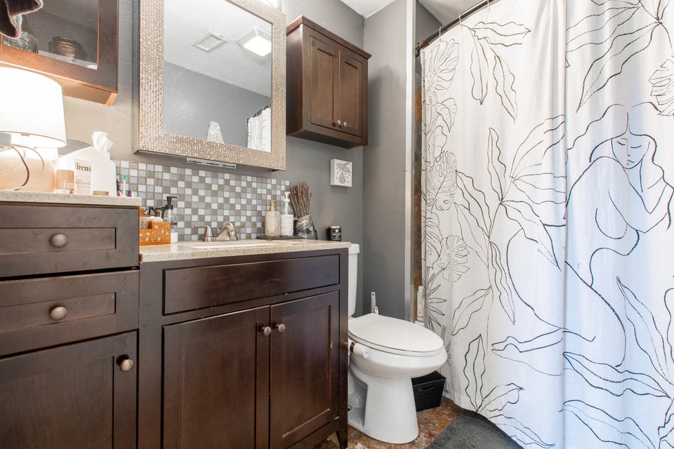 Photo #21: 809 Sullivan Street