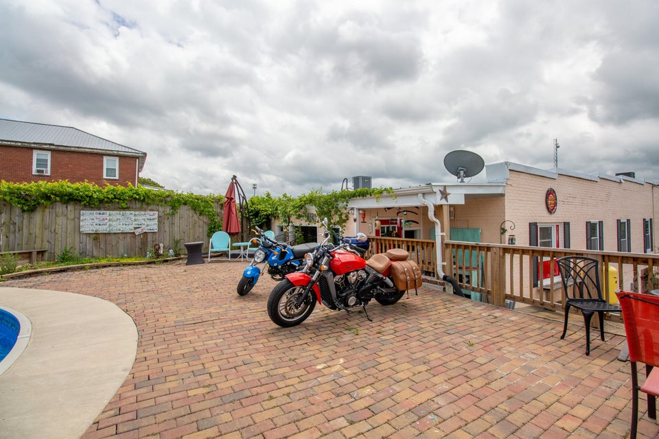 Photo #34: 809 Sullivan Street
