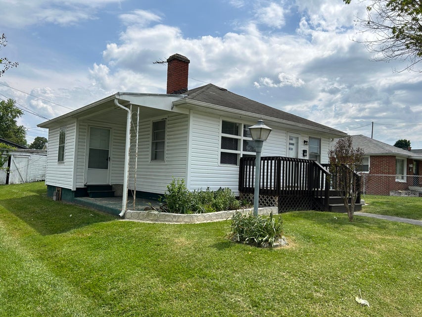 Photo #2: 1005 Federal Street
