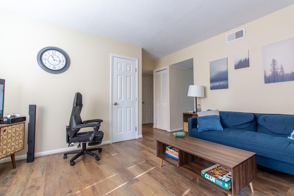 Photo #67: 800 Broyles Avenue