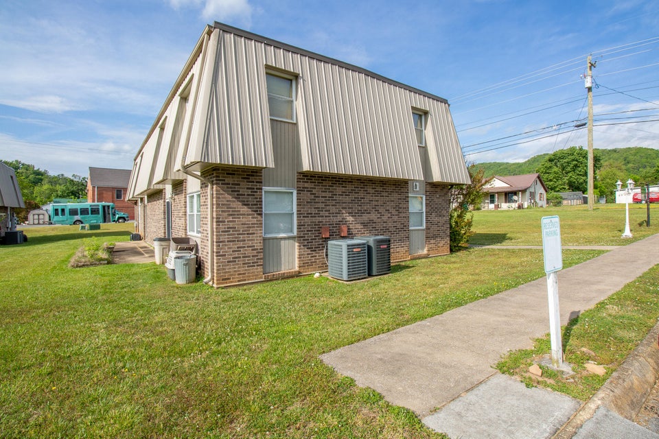 Photo #76: 800 Broyles Avenue