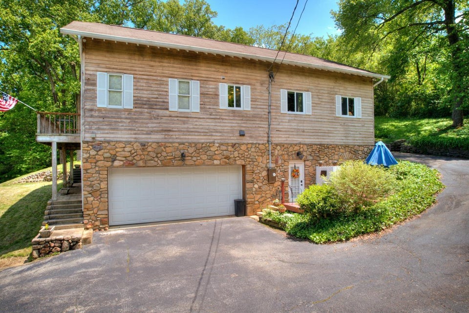 Photo #29: 1027 Summer Street