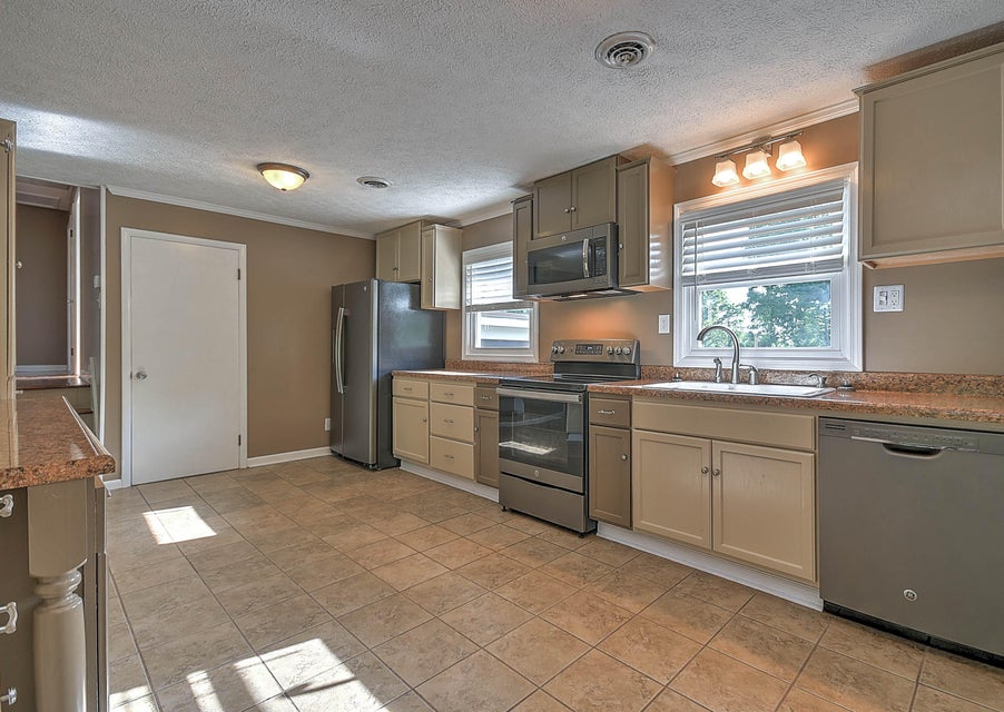 Photo #11: 545 Meadow Drive