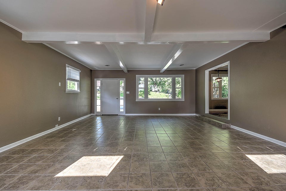 Photo #18: 545 Meadow Drive