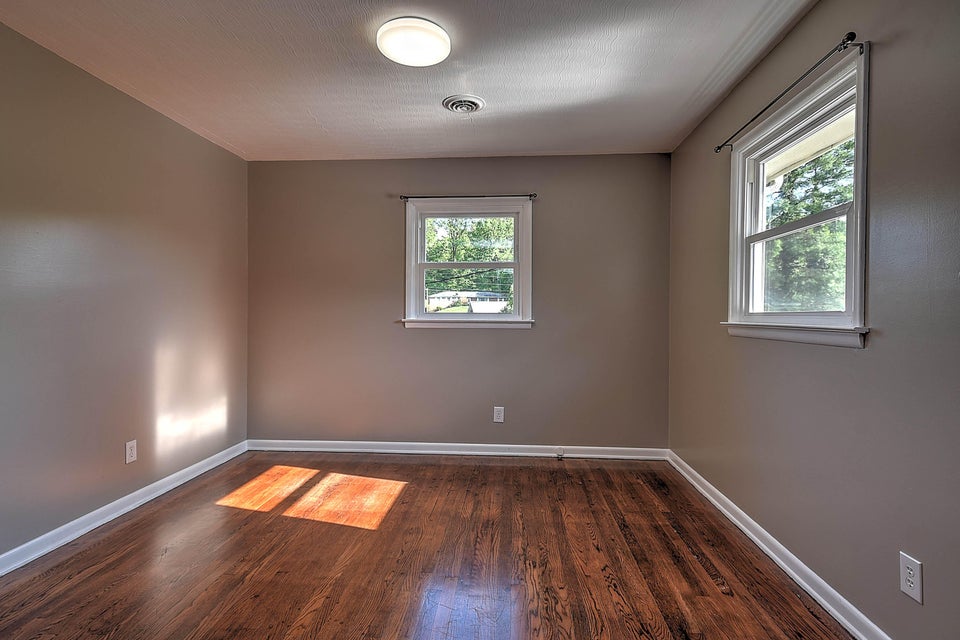 Photo #28: 545 Meadow Drive