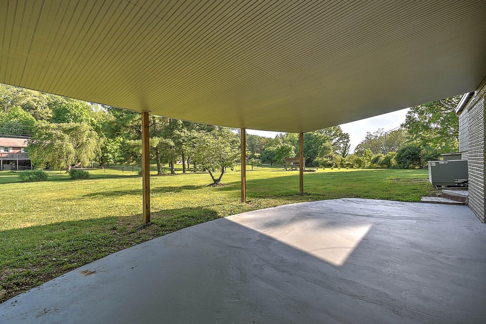 Photo #38: 545 Meadow Drive