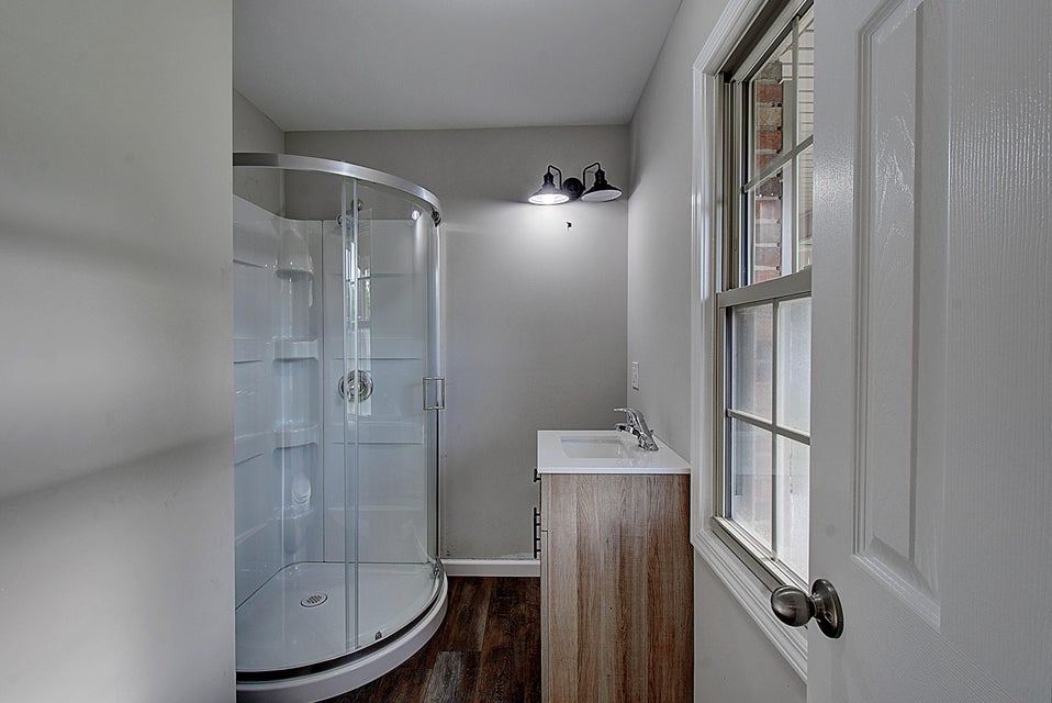 Photo #18: 206 Willow Street
