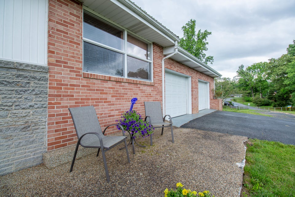 Photo #14: 212 Elmhurst Drive