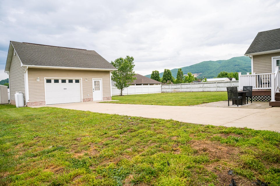 Photo #11: 192 Echo Drive