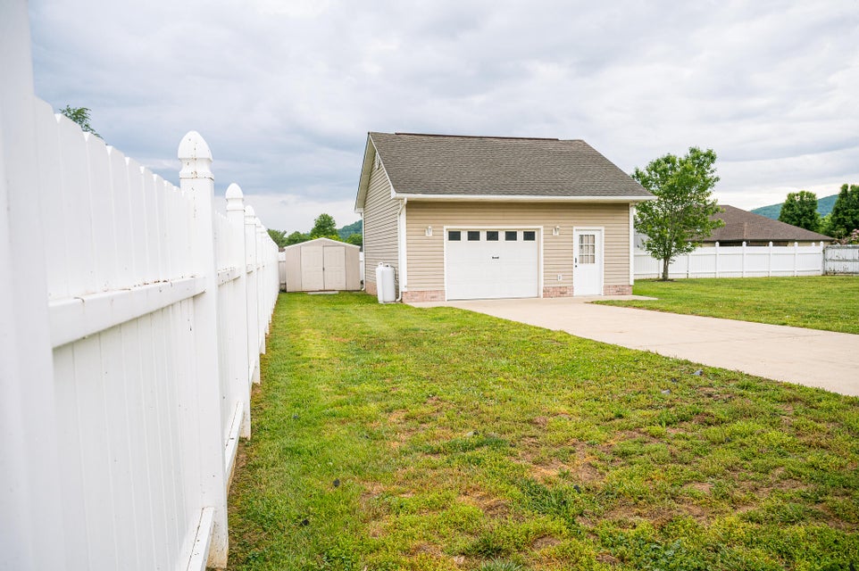 Photo #12: 192 Echo Drive